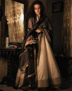 Thème ombre, édition mariage blanche, la plus belle robe maxi pour femmes du monde entier par WS International Pakistan - Product Image 3