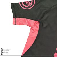 Rashguard MMA personnalisé avec panneaux en maille ventilée, T-shirt de compression BJJ respirant à séchage rapide, Sublimation, Tenue de combat, Entraînement, Gym, Vêtements de sport