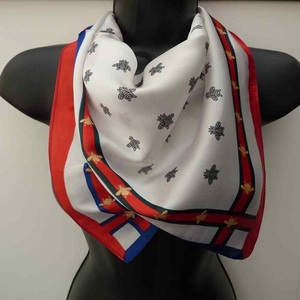 Pañuelo Bandana en Caja de Regalo, Seda Pura, Cuadrado, Estampado Personalizado, Pañuelos al por Mayor, Últimos Diseños, Pañuelos y Bandas para la Cabeza - Product Image 5