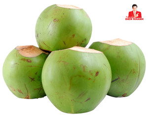 Cocos verdes frescos con agua de coco pelada, dos extremos recortados para exportar desde Vietnam - Product Image 1