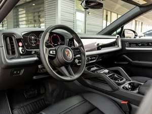 Limpio seminuevo 2025 Porsch-e cayenn-e - Product Image 3