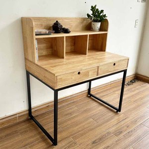 Table en bois de caoutchouc intégrée avec étagère et surface en PU, garantie 12 mois BD68088 - Product Image 3