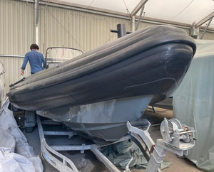 Bateaux à moteur multi-usages Tornados 8.5 de 2014, 9 m, 300 ch, propulsion directe, bateaux semi-rigides en fibre de verre, jet-boat, sport, loisirs, famille, aventure avec remorque - Product Image 4