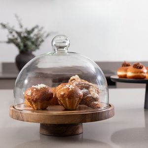 Support à gâteau en bois décoratif avec dôme en verre, parfait pour présenter des gâteaux faits maison, des cupcakes et des friandises de fête avec style - Product Image 1
