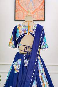 Heavy New Designer Navratri Special Rayon Impresión digital y encaje Kodi Trabajo con lienzo Patta Lehenga y Choli con Dupatta - Product Image 5