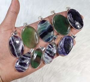 จี้คอฟลูออไรต์ผสมธรรมชาติสําหรับผู้หญิง เครื่องประดับพลอยฟลูออไรต์ที่น่าทึ่ง ผสมรูปร่างและขนาด จี้ชุบเงิน - Product Image 3