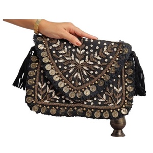 Bolsos de mano hechos a mano de lujo para mujer, bandolera de noche con cuentas bohemias personalizadas, hechos de yute, utilidad India - Product Image 1