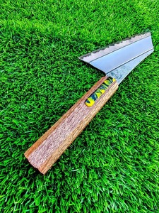 Couteau de survie en acier au carbone personnalisable avec manche en bois facile à saisir et étui en cuir pour le camping Support OEM. - Product Image 4