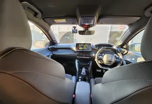 Peugeot 208 II 2021, Bajo Kilometraje, Motor en Buen Estado, Transmisión Automática, Techo Panorámico, Luces, Listo para Enviar - Product Image 3