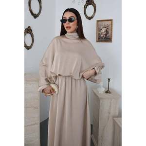 Robe en satin jacquard blanc cassé - Ecru - Product Image 2