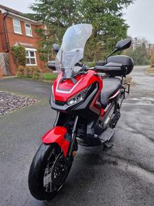 Motocicleta Todoterreno Honda X-ADV 750, Motor Bicilíndrico en Paralelo SOHC de 4 Tiempos y 8 Válvulas, Refrigerado por Líquido - Product Image 2