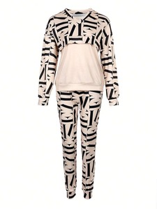 Chándal estampado personalizado para hombre y mujer, Sudadera con capucha y pantalones, ropa deportiva de dos piezas, chándal de moda, venta al por mayor, OEM - Product Image 5