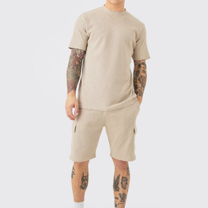 Conjunto de camisa y pantalones cortos de rizo francés para hombre con logotipo personalizado 100% algodón de manga corta antiarrugas y transpirable para un estilo de vida activo - Product Image 4