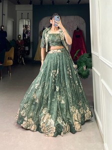 Vêtements occasionnels Tussar soie avec imprimé floral Lehenga Choli femme fabricant de mode et fournisseur de l'Inde - Product Image 4