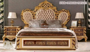 Lit de créateur sculpté à la main avec tables d'appoint Ensemble de meubles de chambre à coucher aspect or français Chambre de maître moderne Lit en bois - Product Image 6