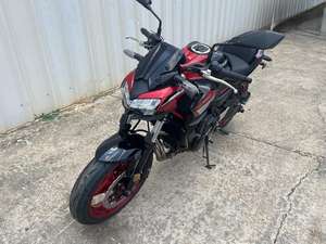 Kawasaki Z650 2024 con ABS, Lista para Accesorios y Equipamiento - Product Image 2