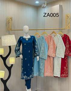 Colección SSumaira elegante bordado Khaddar 3 piezas Plazo Salwar Kameez traje acogedor ropa de invierno para mujer - Product Image 1