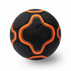 Balón de Fútbol de Cuero de Alta Calidad con Diseño de Máquina Pakistaní, Servicio OEM, Material Duradero - Product Image 1