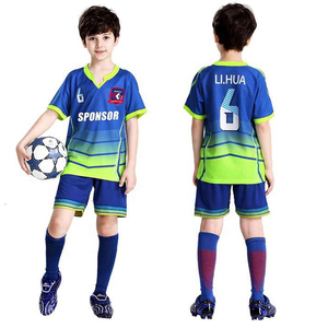 Có được áo bóng đá hiệu suất ưu tú tùy chỉnh của bạn được làm từ polyester 100% hoàn hảo cho các đội Câu lạc bộ trong các trận đấu và đào tạo mùa hè - Product Image 1