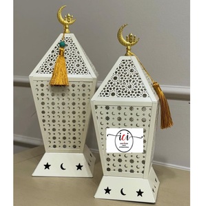 Lanterne de sol élégante au fini or Décoration de table au design unique pour les fêtes du Ramadan Eid Hajj Décorations de vaisselle de fête chaude - Product Image 1