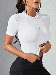 T-shirt court de compression en spandex pour femme fabriqué au Pakistan - Product Image 2