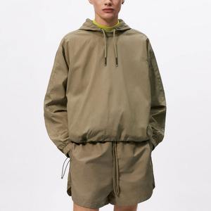 Vêtements de sport de plein air élégants coupe-vent pour femmes, ensemble court, veste et short idéal pour le fitness, la course à pied et la salle de sport - Product Image 1