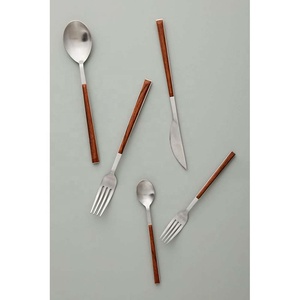 Design chinois ensemble de vaisselle en acier inoxydable mariage hôtel couverts en bois manche carré argenterie couverts plaqué couteau fourchette - Product Image 3