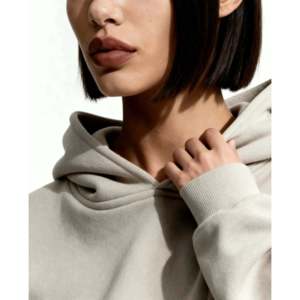 Sudadera con Capucha Y27 Heavy Boxy Orgánica de Invierno - Talla XL Color Ahumado con Bordado 3D, Tejido French Terry de 500g, Etiqueta Personalizada Serigrafiada - Product Image 4