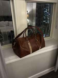 Sacs en cuir véritable personnalisés en gros, sac de voyage pour homme et femme, design élégant, personnalisation de sac à dos - Product Image 6