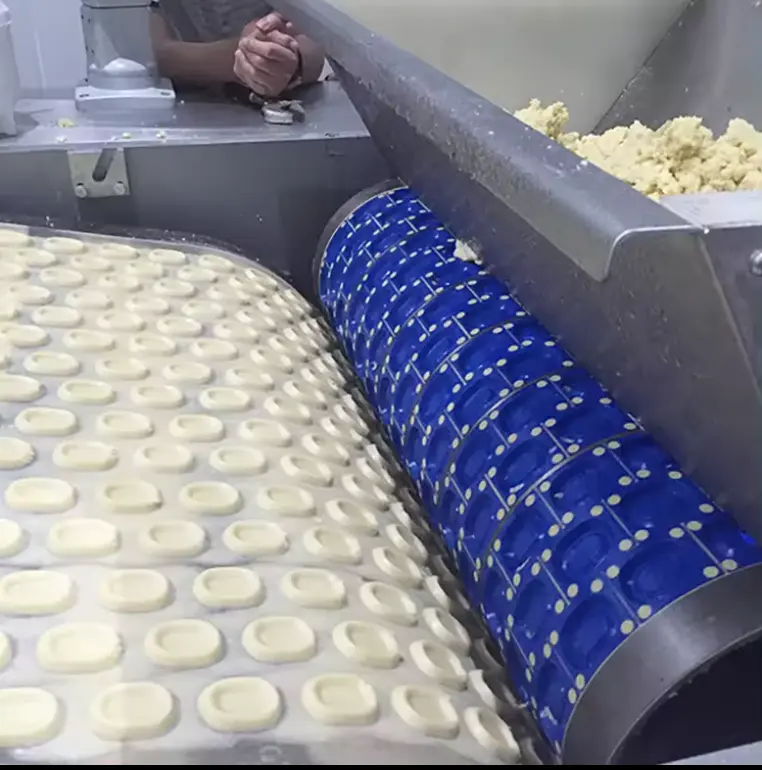 완전 자동 비스킷 쿠키 만들기 기계 소형 샌드위치 비스킷 성형 가공 생산 라인