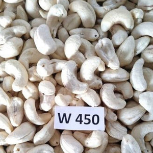 Noix de cajou brutes fraîches 100% naturelles de la marque Nam Tin Phat, qualité supérieure, cartons de 20 kg, prix de gros bon marché, origine Vietnam - Product Image 1