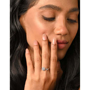 Bague pour femme en argent sterling 925 pur de qualité supérieure, incrustation de diamant taille ovale, plaqué rhodium, option cadeau pour homme - Product Image 4