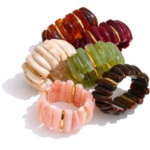 Brazalete de Resina Grueso y Moderno para Mujer, Chapado en Oro de 18K, Ancho, Abierto, Color y Talla Personalizables, Joyería Hecha a Mano de Alta Calidad - Product Image 2