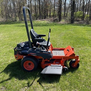 จัดส่งฟรี เครื่องตัดหญ้า Kubota Z232KW-42 Zero Turn ขนาด 42 นิ้ว - Product Image 2
