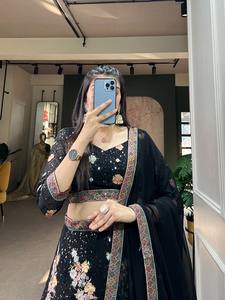 Color negro Diseñador Georgette Lehenga con lentejuelas e hilo Bordado Trabajo Lehenga, función de boda desgaste Lehenga. - Product Image 5