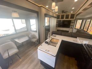 Nouveau 2026 F-o-r-e-s-t R-i-v-e-r Sabre 33R-L-P - Product Image 6