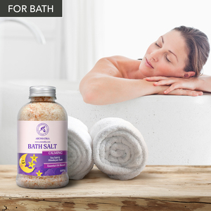 Aromatika Sal Marina Natural Calmante y Cristales de Sal Rosa del Himalaya 600g en Tarro de Plástico para Baño Corporal con Aceites Esenciales de Lavanda y Bergamota - Product Image 5