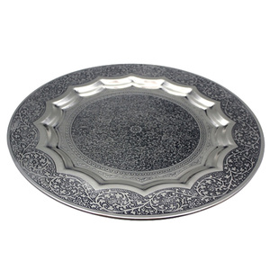 Plateau de service rond en métal, couleur nickel antique, plat et plateau pour servir les aliments dans les restaurants, artisanal - Product Image 1