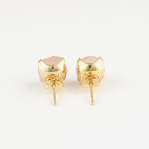 Pendientes de tuerca con cuarzo rosa natural en bruto, chapados en oro de 18k, forma redonda, joyería de piedra de nacimiento de enero, venta al por mayor - Product Image 5