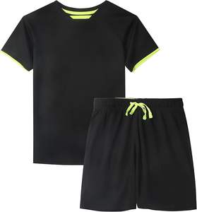 Camisa atlética holgada informal de manga corta para niños y conjunto de pantalones cortos de malla activa con patrón sólido - Product Image 3