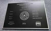 Placa Conmemorativa Grabada en Aluminio Anodizado Negro Personalizada, Placa de Identificación Grabada con Precisión CNC para Señalización de Edificios