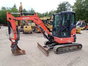 Miniexcavadora Kubota U35-4 2019: Compacta con Giro de Cola Cero y Gran Rendimiento - Product Image 2