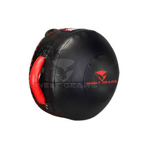 Protège-poings en cuir pour hommes de haute qualité avec logo personnalisé, confortables, taille et couleur personnalisables, entraînement de boxe MMA, montage mural - Product Image 1