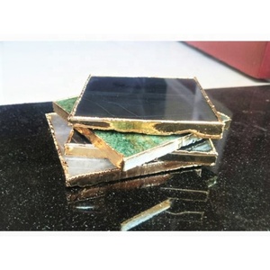 Venta al por mayor de posavasos artesanales de cristal chapado en oro estilo Feng Shui piedras naturales rebanadas platos-Comprar en línea - Product Image 1
