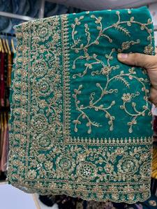 Sari indio de alta demanda con bordado para bodas y fiestas disponible a precios mayoristas de la India - Product Image 4