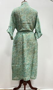 ชุดกิโมโนผ้าไหมอินเดียสำหรับผู้หญิง สไตล์วินเทจ ชุดเดรสยาวลายดอกไม้ แต่งผ้าลูกไม้ ระบายอากาศได้ดี แห้งเร็ว เหมาะสำหรับฤดูร้อน ชุดคลุมสำหรับเจ้าสาวและสตรีมีครรภ์ แบบผูกด้านหน้า - Product Image 6