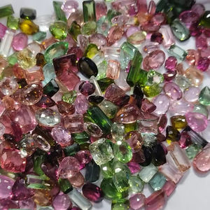 พลอยทัวร์มาลีนหลากหลายสี-พลอยทัวร์มาลีนที่มีเอกลักษณ์และหลากหลายรูปแบบ - Product Image 3