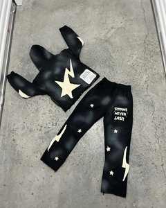 ชุดเซ็ตเสื้อฮู้ดซิปและกางเกงขายาวทรงบาน ลายปักแบบดิสเทรส สำหรับผู้ชายและผู้หญิง ผ้าสเวตแพนท์และเสื้อฮู้ดแบบย้อมสีเอซิด - Product Image 3