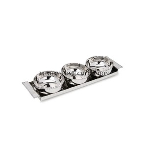 Bols de service uniques en métal antique en aluminium d'inspiration vintage avec des formes créatives audacieuses pour des arrangements culinaires sophistiqués - Product Image 1