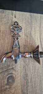 Grifo de latón con motivos otomanos Una combinación de elegancia y durabilidad - Product Image 4